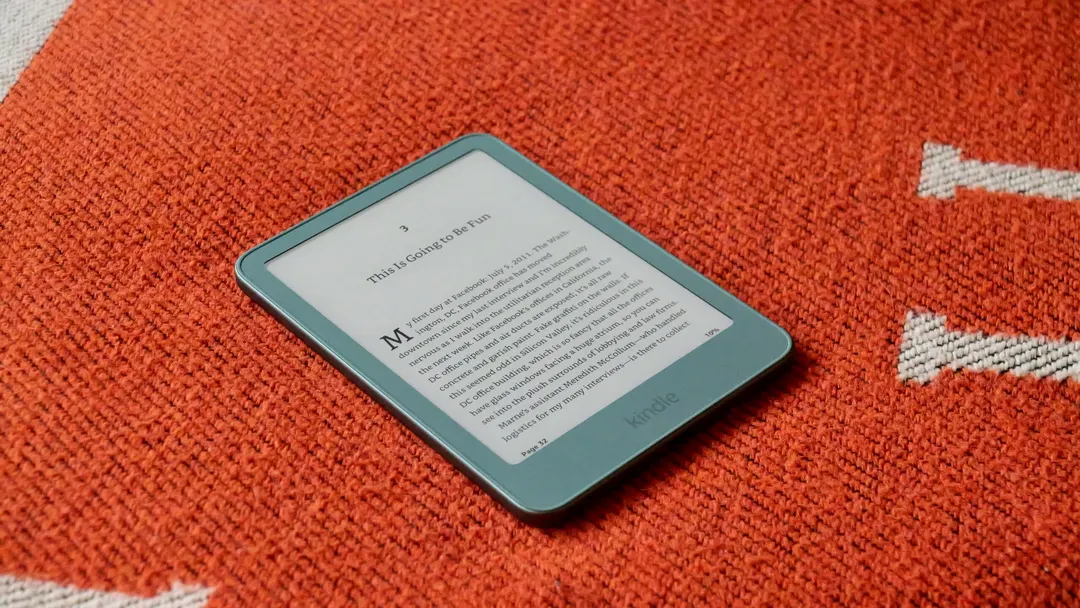 Обзор Kindle (2026): алюминиевый корпус, но без влагозащиты