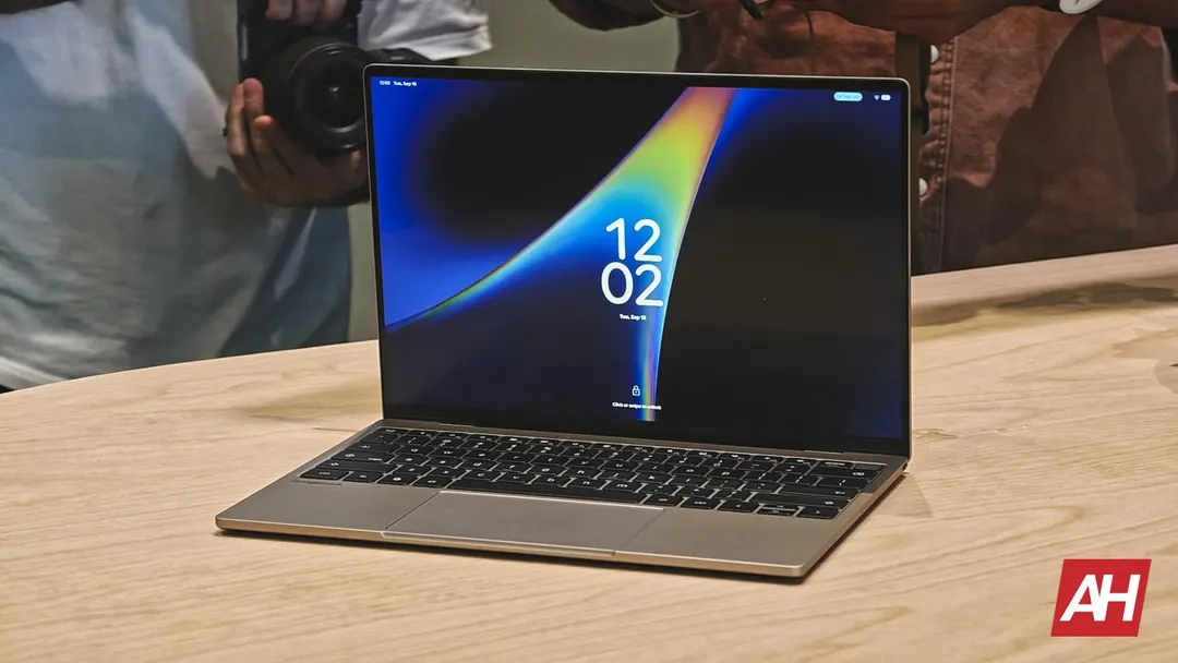 Google исправит баг с уровнем чёрного на OLED-экранах Googlebook