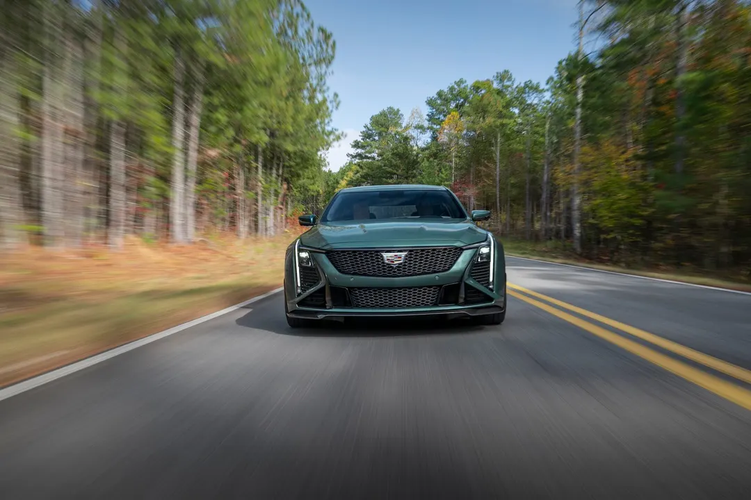 GM не исключает Cadillac без руля, но Blackwing останется с управлением