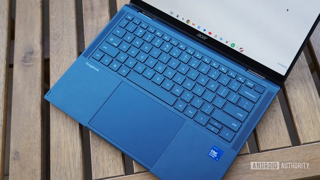 Google исправляет проблемы Googlebook с Bluetooth, ИИ-писателем и трансляцией приложений
