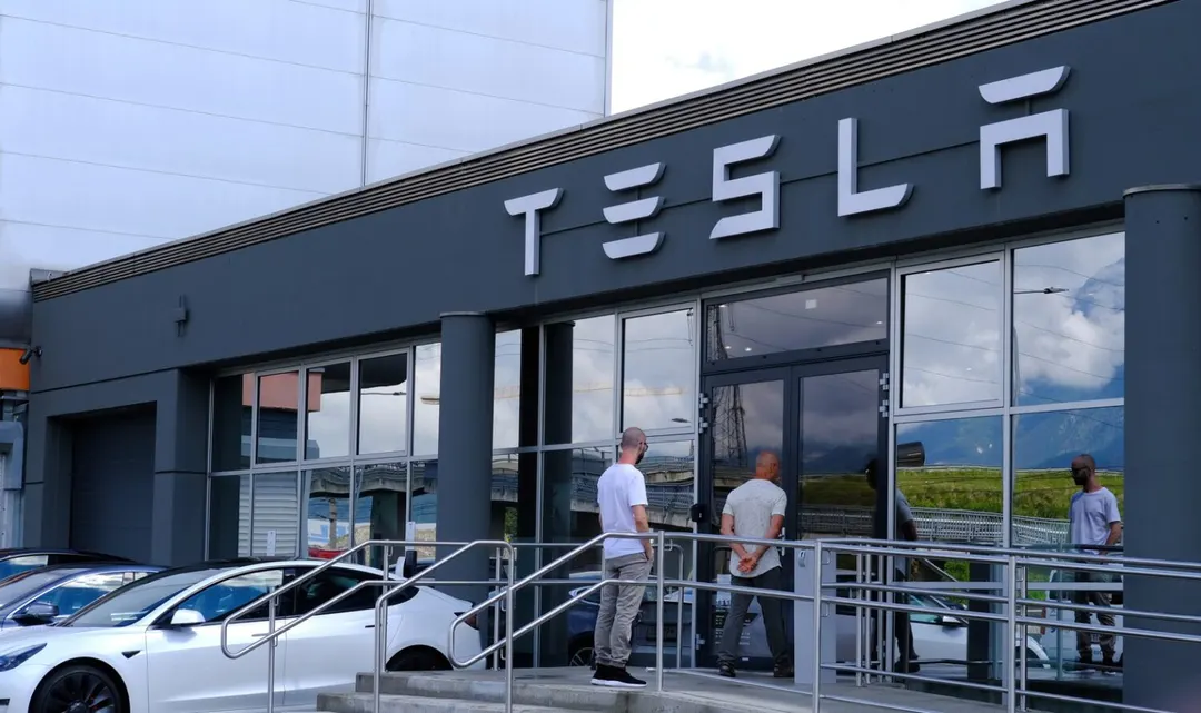 Tesla: более 75% новых поставок в Северной Америке идут с FSD