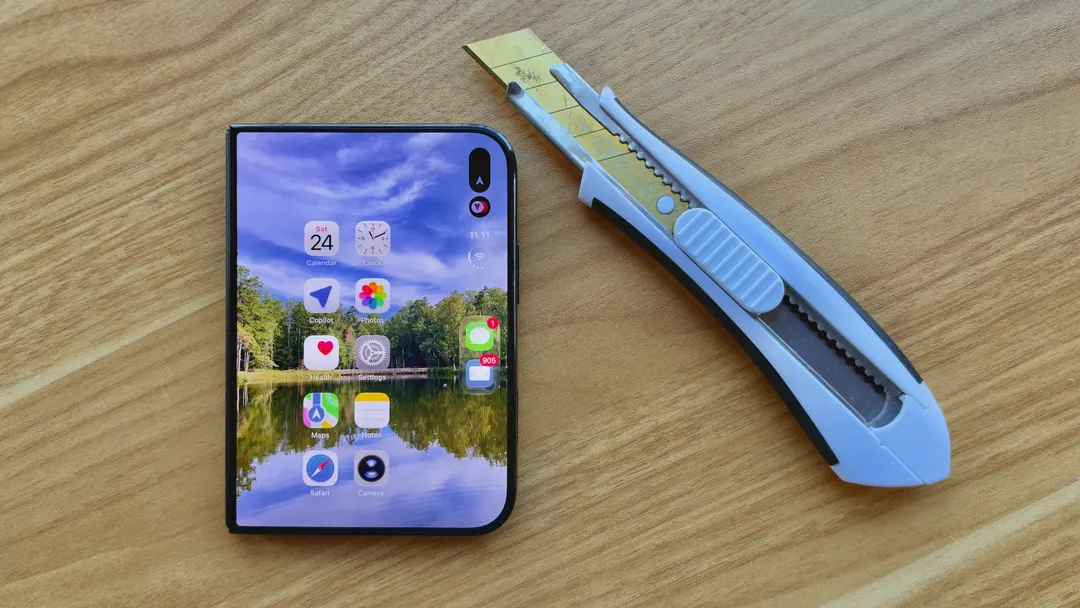 JerryRigEverything испытал прочность iPhone Duo грязью, огнём и кольчугой