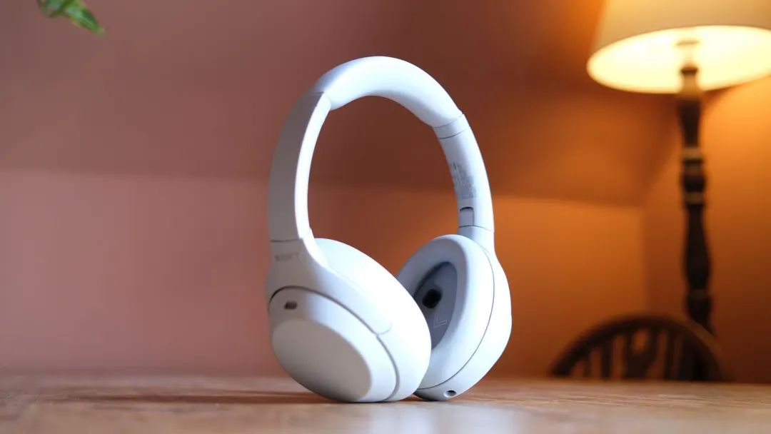 Обзор Sony WH-1000XM4C: возвращение легендарных наушников за $299,99
