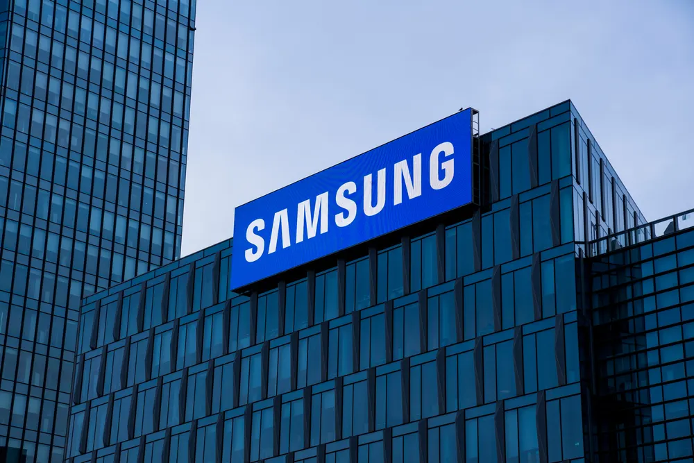 Акции Samsung и SK Hynix упали перед отчётами на фоне сомнений в ИИ