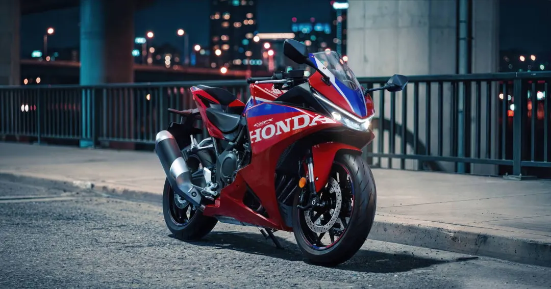 Honda представила CBR500R FOUR с 502-кубовым мотором на 70 л.с.