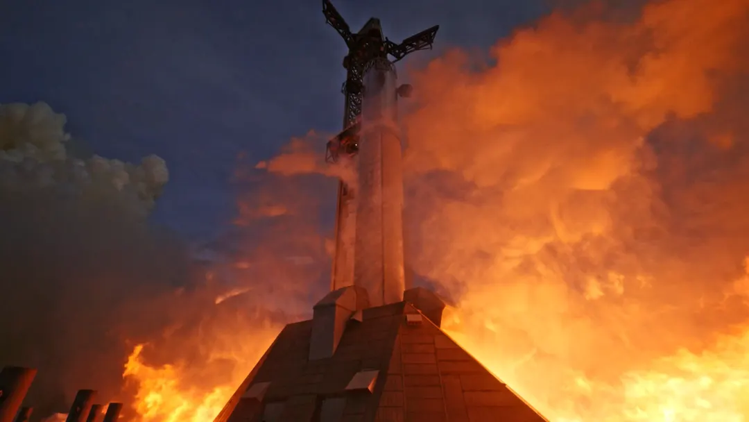 SpaceX провела огневой тест 33 двигателей Booster 22 перед полётом Starship 15