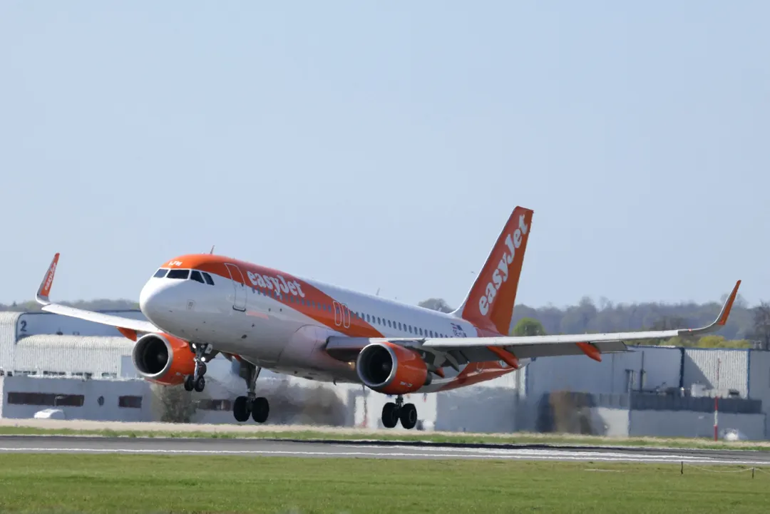 EasyJet подключит весь парк Airbus к Starlink, Ryanair остаётся в стороне