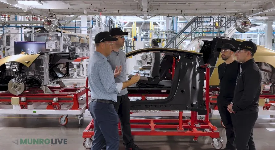 Tesla раскрыла модульную сборку Cybercab и планы на роботов Optimus