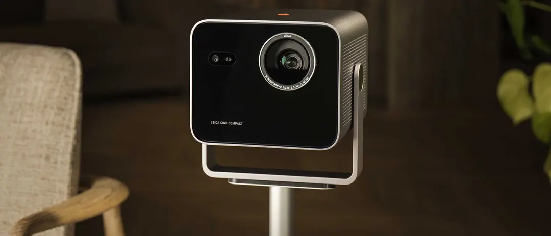 Leica Cine Compact 1: проектор за $2990 с 4K и 1700 лм
