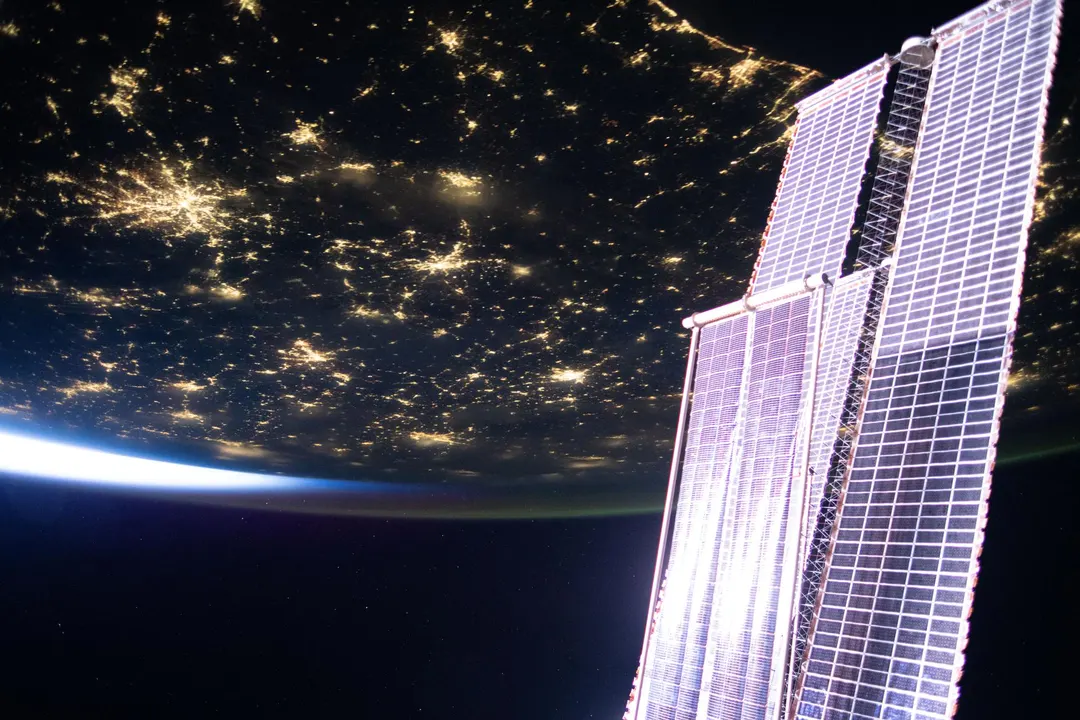 NASA установит седьмую солнечную панель iROSA на МКС 29 октября