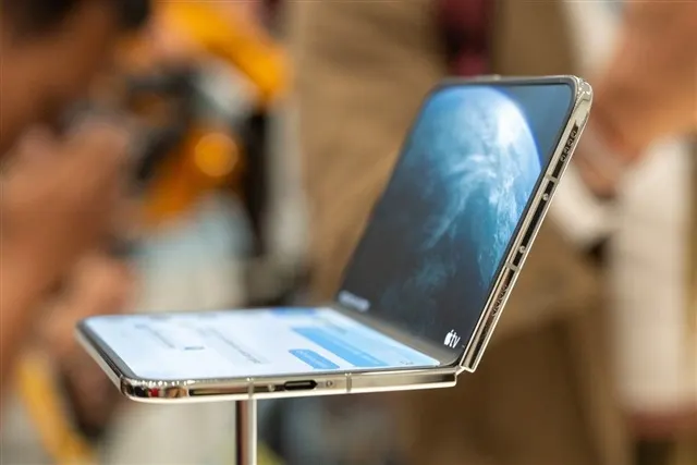 Fine M-Tec отвергла вину компонентов в повреждении экрана iPhone Duo