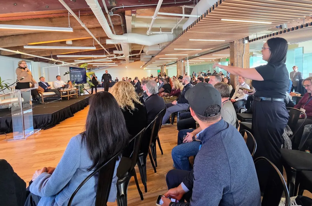 Протест против дата-центров сорвал открытие Seattle AI Week