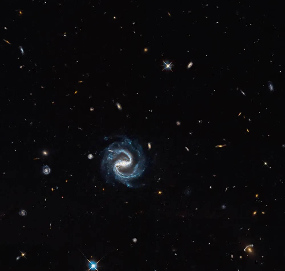 Hubble поможет телескопу Roman в изучении гравитационного линзирования