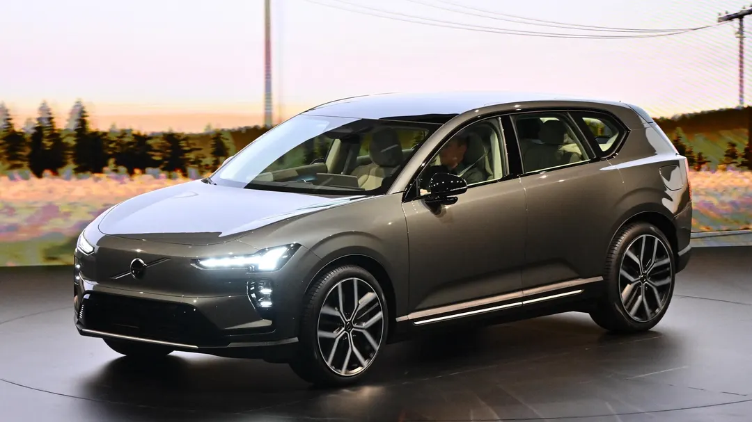 Акции Volvo стабилизировались после падения на 30%