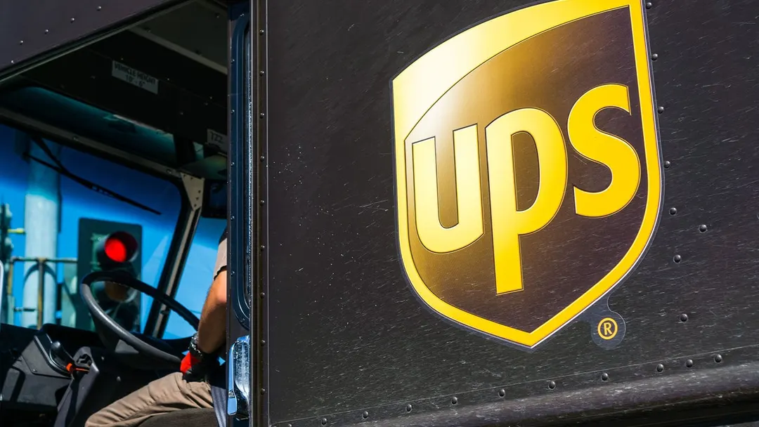UPS повысила прогноз выручки до $92,6 млрд после сокращения доставок для Amazon