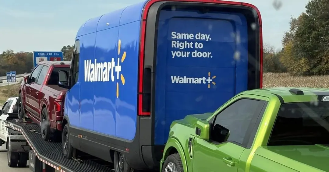 Rivian Van в ливрее Walmart+ заметили на трассе в Индиане