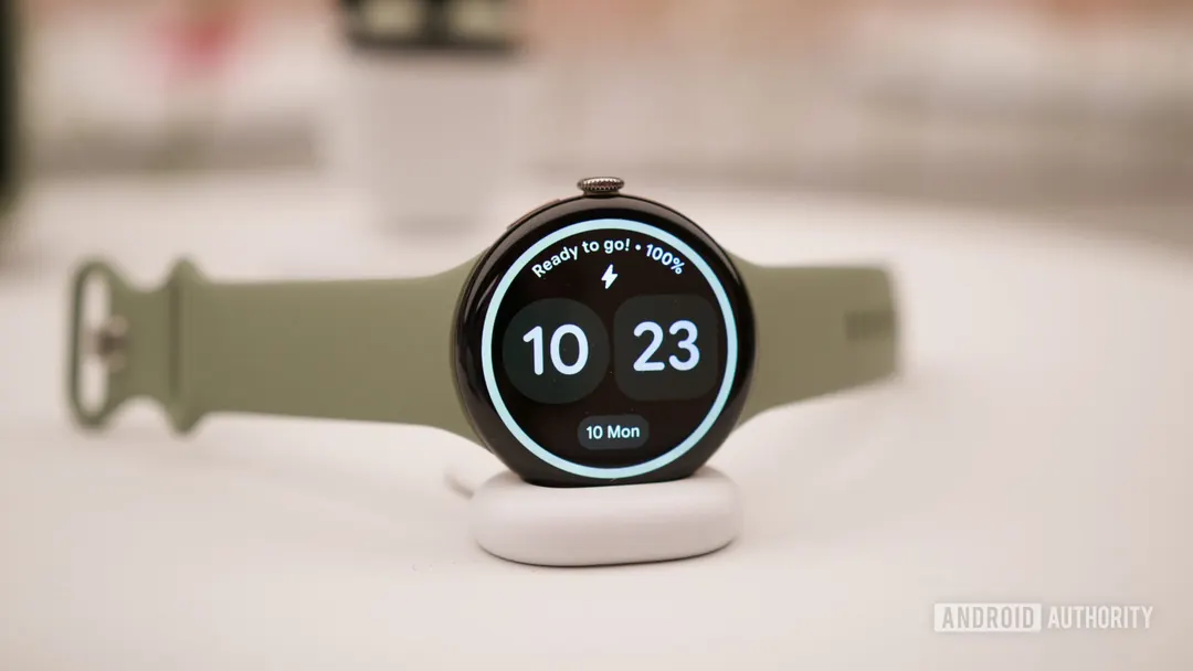 Владельцы Google Pixel Watch жалуются на резкий разряд батареи