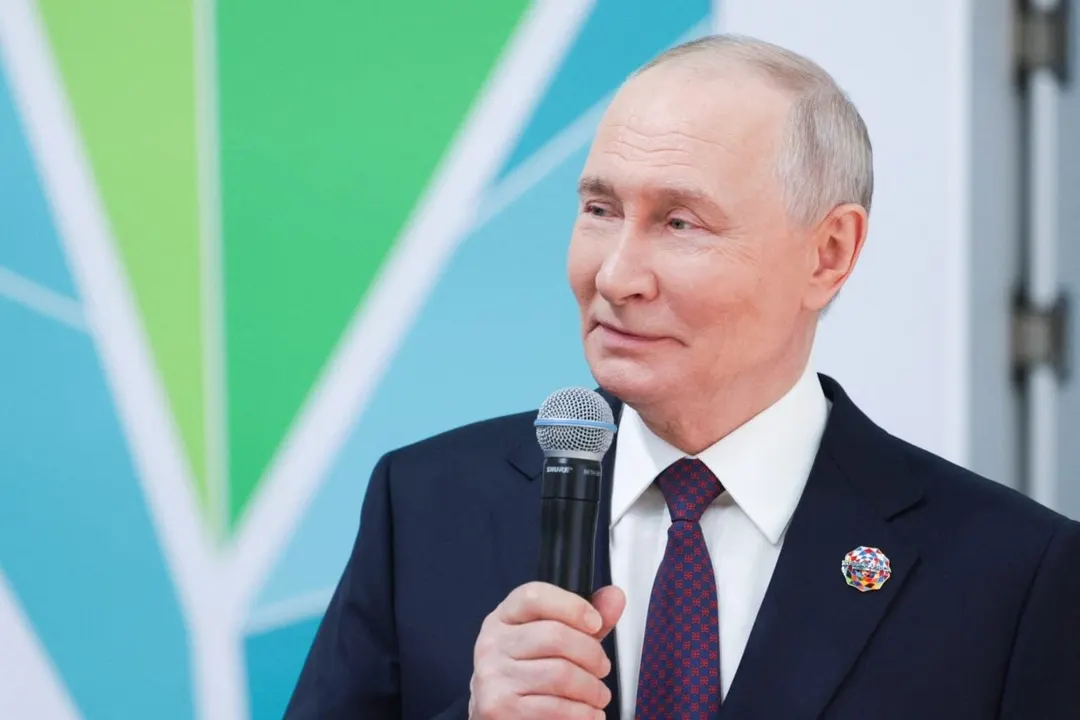 Путин назвал Маска «настоящим гением» и заявил о координации по спутникам