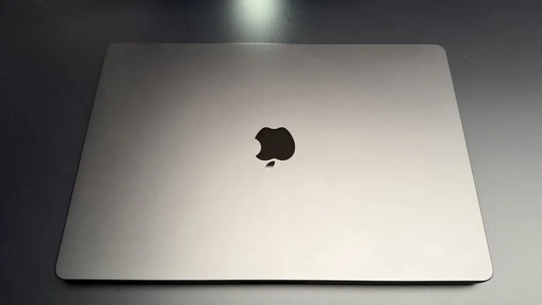 Первые впечатления от сенсорного MacBook Pro: OLED-экран впечатляет
