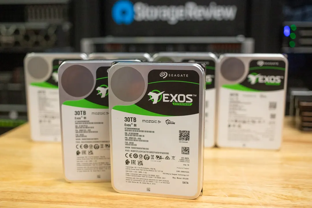 Seagate добавила HAMR SMR-диски Exos M в список совместимых с Broadcom eHBA 9600