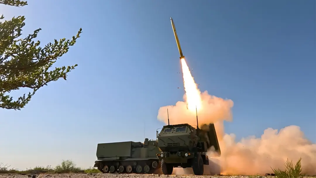 Lockheed Martin перенацелила ракету GMLRS в полёте и поразила движущуюся цель