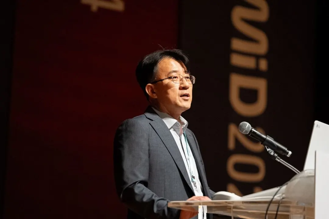 Samsung Display и Applied Materials обсудили OLED без FMM