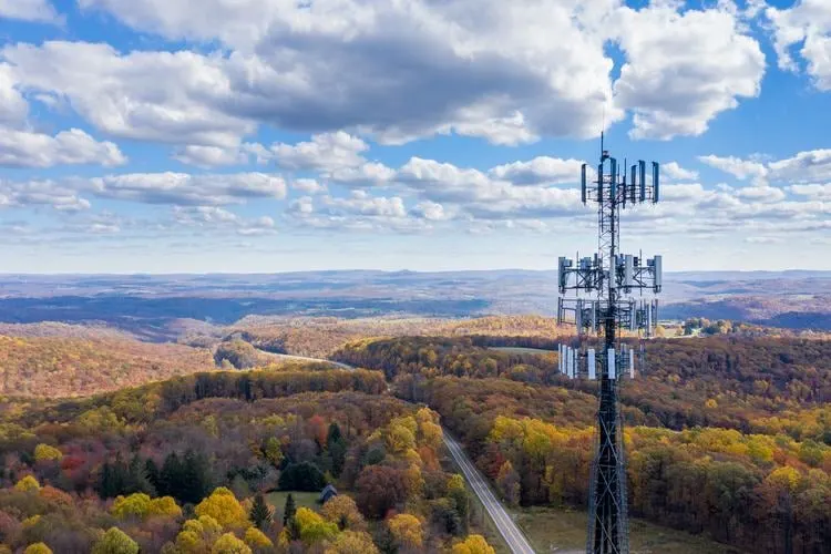 American Tower владеет брошенным оборудованием Dish на своих вышках