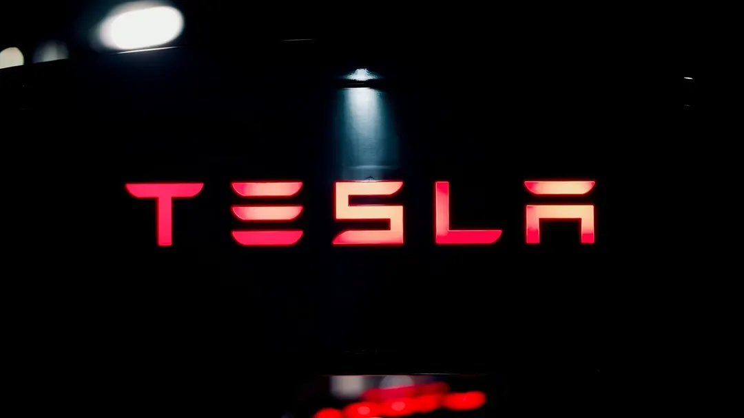 Пассажиры Tesla Robotaxi в Хьюстоне жалуются на объезды после расширения зоны