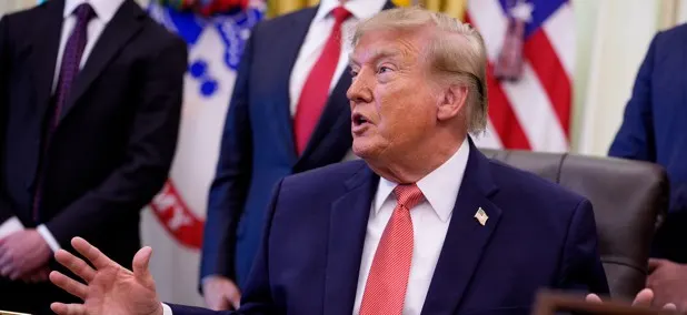 Демократы требуют сохранить переписку Трампа с ИИ-чатботами