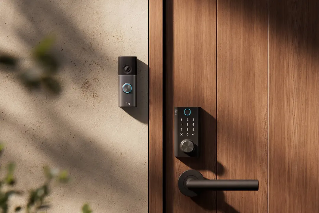 Ring представила умный замок Smart Lock с резервным питанием от диска