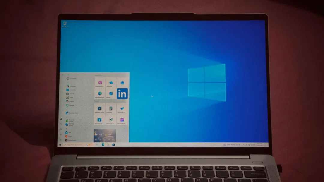 Выручка Microsoft от Windows OEM упала на 27%