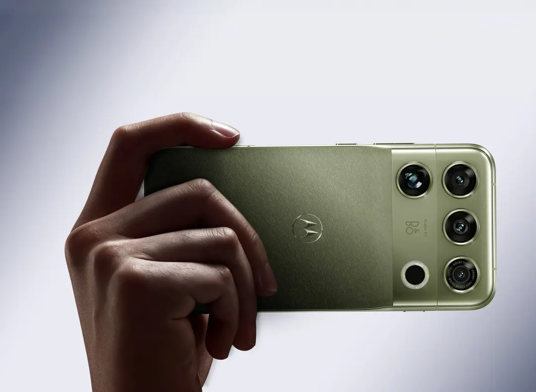 Motorola Signature 27 выйдет в ноябре на Snapdragon 8 Elite Extreme Gen 6