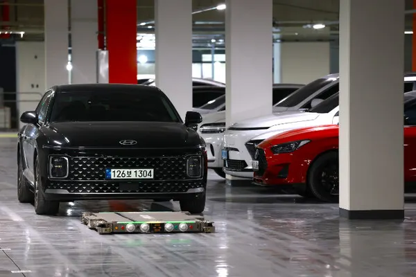 Hyundai показала робота-парковщика для жилых комплексов