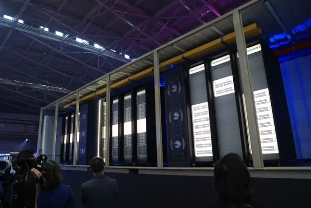 Foxconn и TECO показали модульный ЦОД заводской сборки